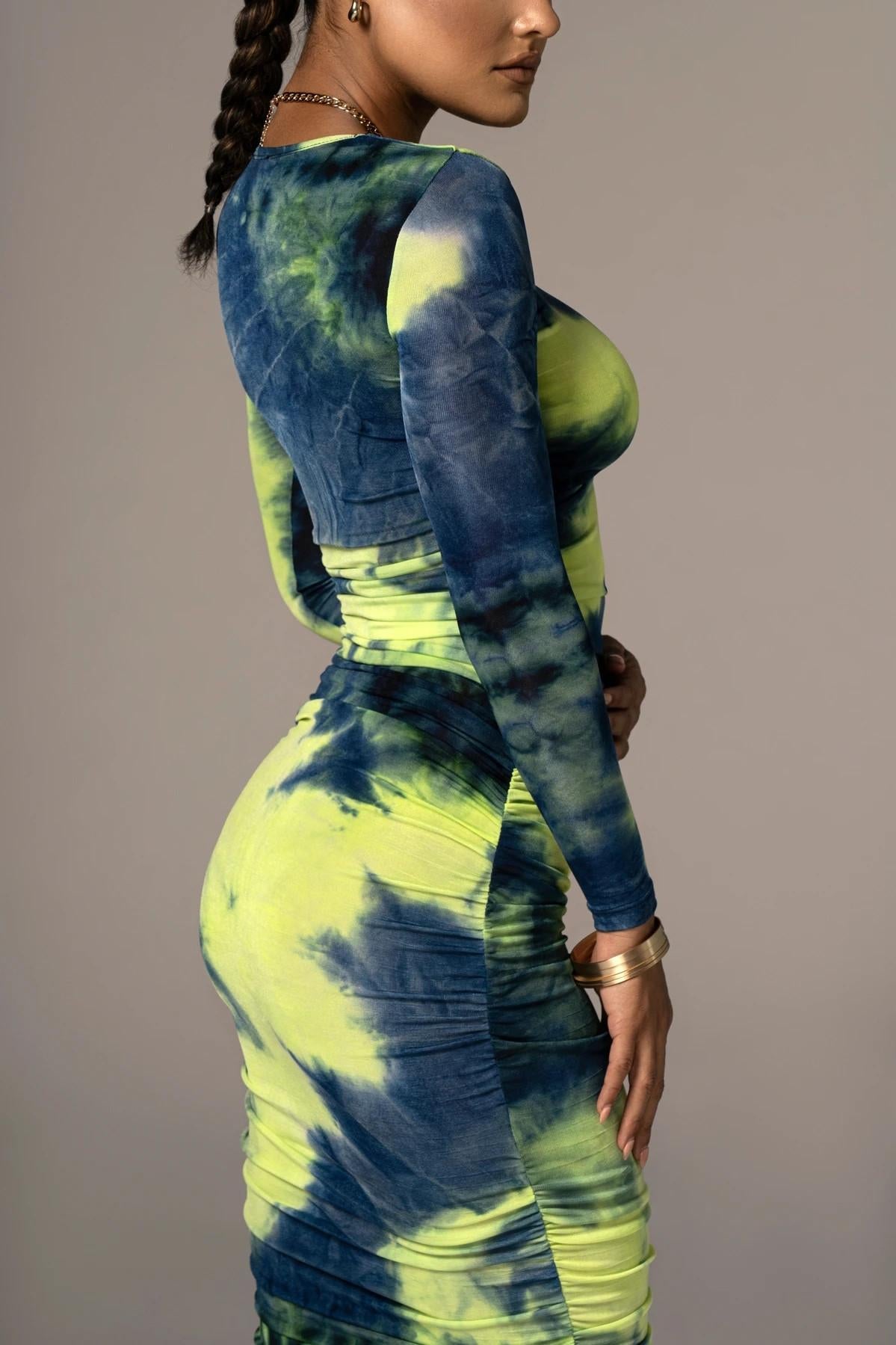 Vibrant Tie-Dye Ruched Bodycon Dress – Eye-Catching Prints for Every Occasion